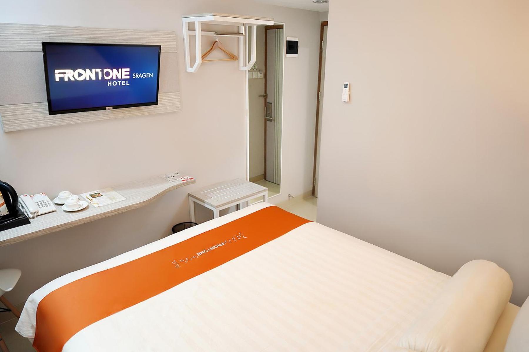 Front One Hotel Sragen エクステリア 写真